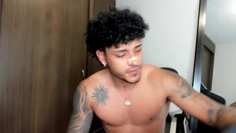 Snapshot of alessandro_vanni chatting on January 7, 5:01 am Alessandro Vanni online show from January 7, 5:01 am