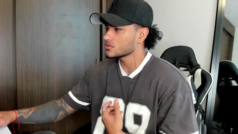 Snapshot of alessandro_vanni chatting on January 9, 12:52 pm Alessandro Vanni online show from January 9, 12:52 pm