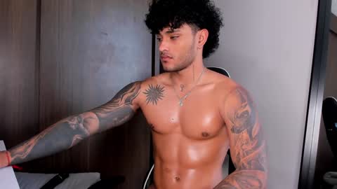 Snapshot of alessandro_vanni chatting on January 14, 1:49 pm Alessandro Vanni online show from January 14, 1:49 pm