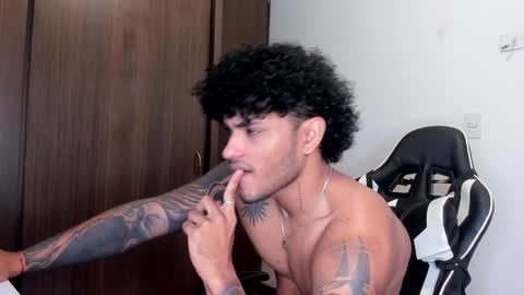 Snapshot of alessandro_vanni chatting on January 18, 3:27 pm Alessandro Vanni online show from January 18, 3:27 pm