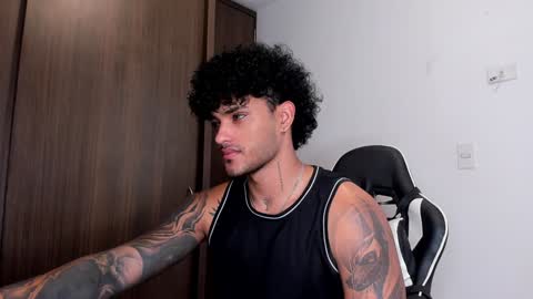 Snapshot of alessandro_vanni chatting on January 23, 12:19 pm Alessandro Vanni online show from January 23, 12:19 pm