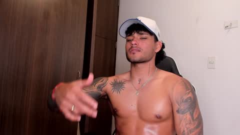 Snapshot of alessandro_vanni chatting on January 24, 3:24 pm Alessandro Vanni online show from January 24, 3:24 pm