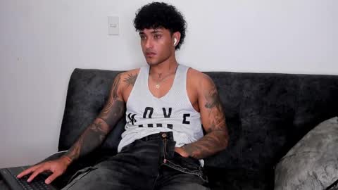 Snapshot of alessandro_vanni chatting on February 20, 2:51 am Alessandro Vanni online show from February 20, 2:51 am