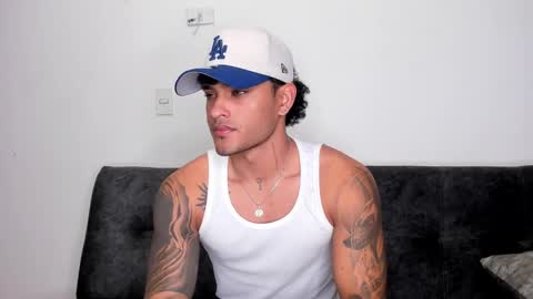 Snapshot of alessandro_vanni chatting on February 21, 3:23 am Alessandro Vanni online show from February 21, 3:23 am