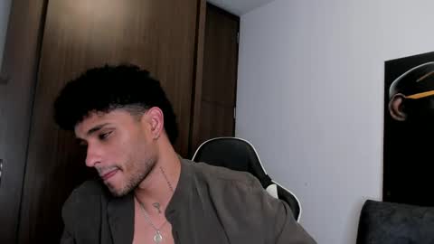 Snapshot of alessandro_vanni chatting on March 9, 5:33 am Alessandro Vanni online show from March 9, 5:33 am