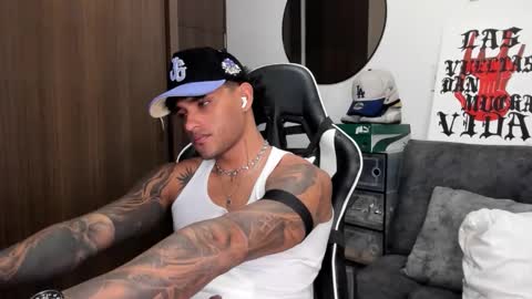 Snapshot of alessandro_vanni chatting on September 10, 2:33 am Alessandro Vanni online show from September 10, 2:33 am