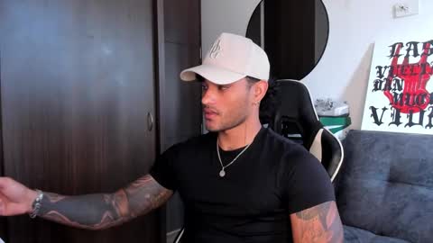 Snapshot of alessandro_vanni chatting on September 26, 12:09 pm Alessandro Vanni online show from September 26, 12:09 pm