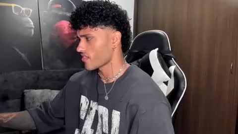 Snapshot of alessandro_vanni chatting on October 19, 2:12 am Alessandro Vanni online show from October 19, 2:12 am