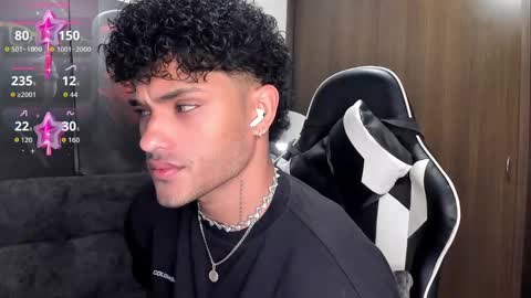 Snapshot of alessandro_vanni chatting on October 21, 2:12 am Alessandro Vanni online show from October 21, 2:12 am