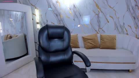 ALESSA ROMERO  online show from November 3, 7:37 pm