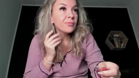 Snapshot of alesys69 chatting on November 8, 12:44 am alesys69 online show from November 8, 12:44 am