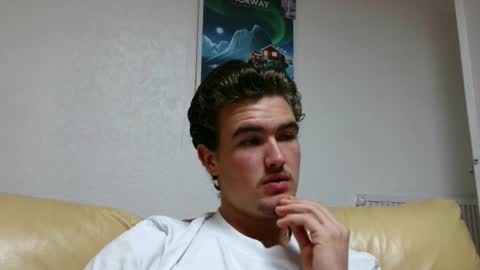 Snapshot of alex83530 chatting on January 6, 3:51 pm Alex83530 online show from January 6, 3:51 pm