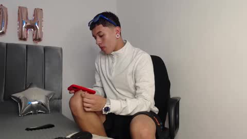 Owen online show from December 6, 12:34 am