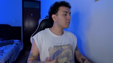 Snapshot of alex__montesco chatting on December 17, 12:16 am Alex online show from December 17, 12:16 am