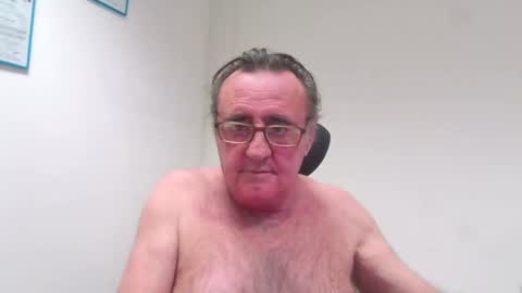 Snapshot of alex_fetishplayer chatting on January 6, 4:23 pm Alex online show from January 6, 4:23 pm