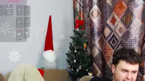 Snapshot of alex_onelove chatting on December 28, 9:19 pm Alex online show from December 28, 9:19 pm