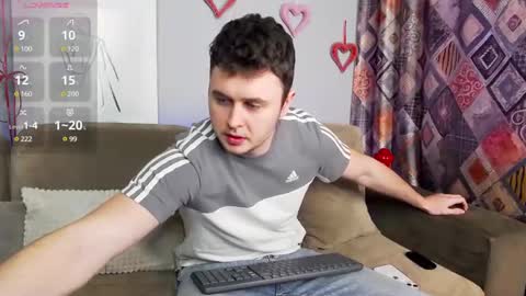 Snapshot of alex_onelove chatting on February 20, 5:55 am Alex online show from February 20, 5:55 am