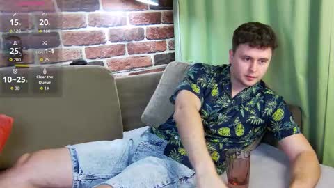 Snapshot of alex_onelove chatting on September 26, 7:56 am Alex online show from September 26, 7:56 am