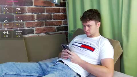 Snapshot of alex_onelove chatting on September 29, 7:35 am Alex online show from September 29, 7:35 am