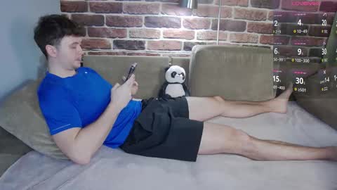 Snapshot of alex_onelove chatting on November 28, 7:11 am Alex online show from November 28, 7:11 am