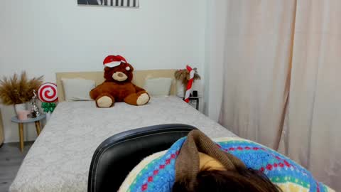 Snapshot of alexa_dolly chatting on December 16, 9:03 am Alexa online show from December 16, 9:03 am