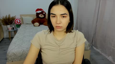 Snapshot of alexa_dolly chatting on December 17, 6:24 am Alexa online show from December 17, 6:24 am