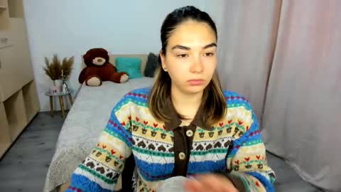 Snapshot of alexa_dolly chatting on October 4, 6:33 am Alexa online show from October 4, 6:33 am