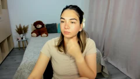 Snapshot of alexa_dolly chatting on November 6, 7:20 am Alexa online show from November 6, 7:20 am