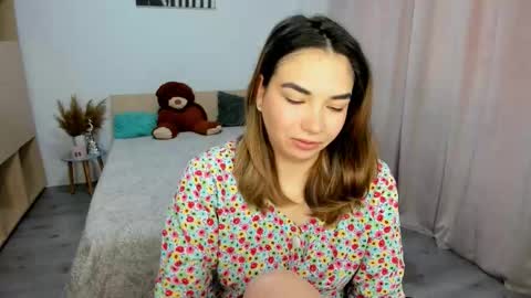 Snapshot of alexa_dolly chatting on November 17, 6:41 am Alexa online show from November 17, 6:41 am