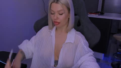 Snapshot of alexamason chatting on February 6, 2:44 am Alexa Mason online show from February 6, 2:44 am