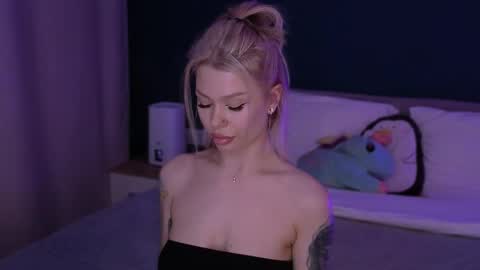 Snapshot of alexamason chatting on February 20, 3:41 pm Alexa Mason online show from February 20, 3:41 pm