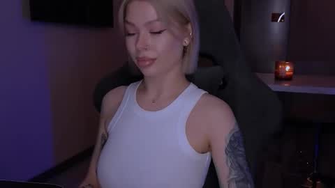 Snapshot of alexamason chatting on November 21, 2:43 am Alexa Mason online show from November 21, 2:43 am