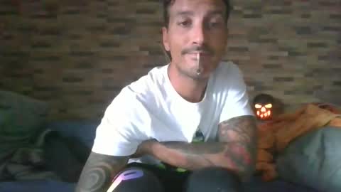 Snapshot of alexdelarge23 chatting on October 31, 2:40 pm alexdelarge23 online show from October 31, 2:40 pm