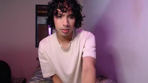 Snapshot of alexis21_ chatting on October 14, 4:02 am Alexis online show from October 14, 4:02 am