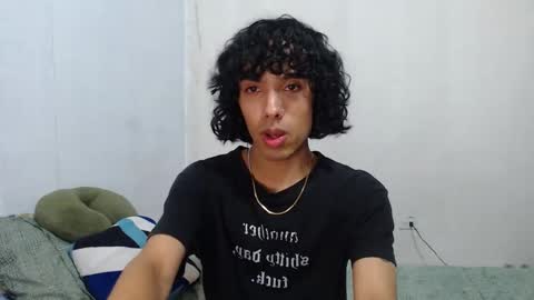 Snapshot of alexis21_ chatting on November 24, 7:02 pm Alexis online show from November 24, 7:02 pm