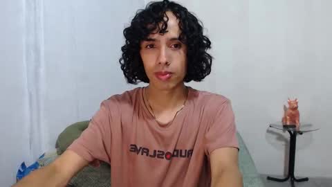 Snapshot of alexis21_ chatting on December 14, 10:20 am Alexis online show from December 14, 10:20 am