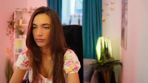 Alexis online show from October 8, 1:20 pm