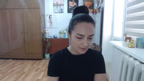 Snapshot of alexismillers chatting on September 13, 8:25 am AlexisMillers online show from September 13, 8:25 am