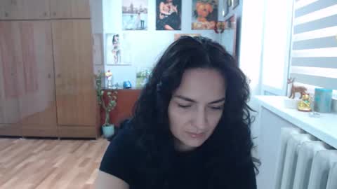 Snapshot of alexismillers chatting on September 15, 8:47 am AlexisMillers online show from September 15, 8:47 am