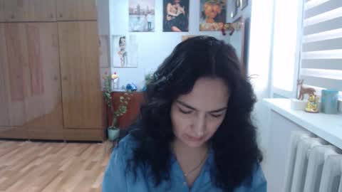 Snapshot of alexismillers chatting on October 2, 8:43 am AlexisMillers online show from October 2, 8:43 am