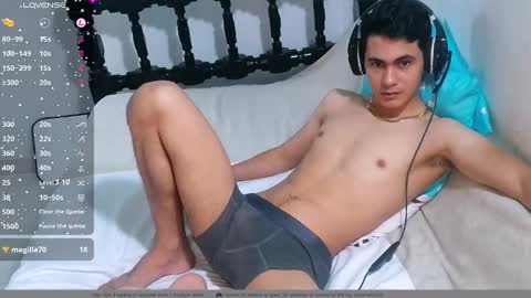 Snapshot of alexispaez457062 chatting on December 12, 7:41 am Alexis online show from December 12, 7:41 am