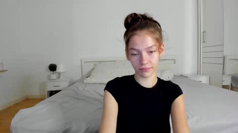 Snapshot of alexisyourdream chatting on September 9, 3:55 pm Alex online show from September 9, 3:55 pm