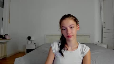 Snapshot of alexisyourdream chatting on September 12, 5:40 am Alex online show from September 12, 5:40 am