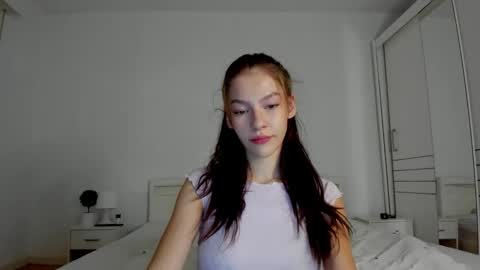 Snapshot of alexisyourdream chatting on September 15, 9:20 am Alex online show from September 15, 9:20 am