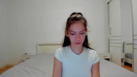 Snapshot of alexisyourdream chatting on October 15, 6:57 am Alex online show from October 15, 6:57 am