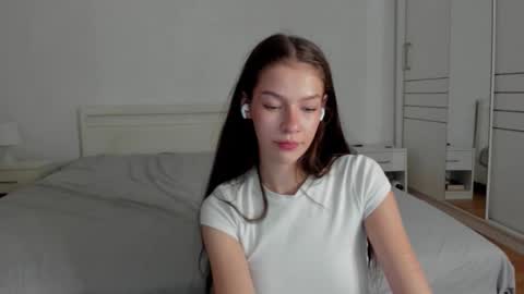 Snapshot of alexisyourdream chatting on November 8, 8:25 am Alex online show from November 8, 8:25 am