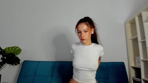 Snapshot of alexisyourdream chatting on November 27, 12:51 pm Alex online show from November 27, 12:51 pm