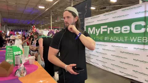 Alex Mann online show from December 6, 10:30 pm