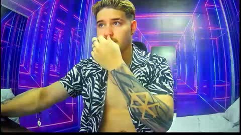 Snapshot of alexpierss chatting on September 29, 7:08 pm Alex online show from September 29, 7:08 pm