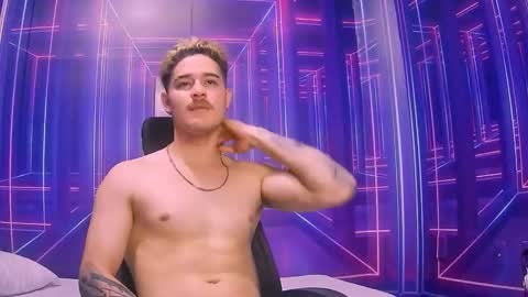 Snapshot of alexpierss chatting on October 1, 7:20 pm Alex online show from October 1, 7:20 pm